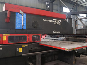 ماكينة التثقيب NC الأوتوماتيكية