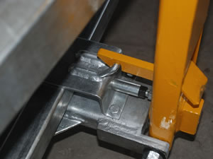 مشبك الأمان للفرملة (للإيقاف)