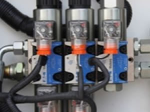 محرك Cummins Euro IV /National IV + صدنودق التروس Okamura