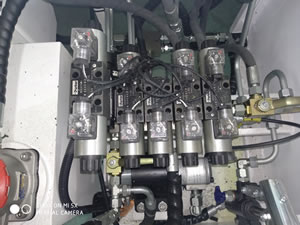 النظام الهيدروليكي المستورد من الغرب (PARKER، EATON)الموثوق.